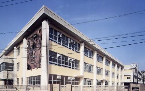 名古屋市立田光中学校：407m