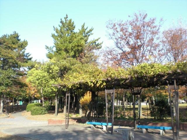 小碓中央公園：732m