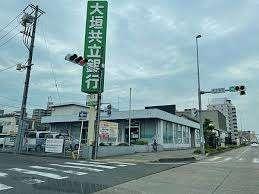 大垣共立銀行東中島支店：437m