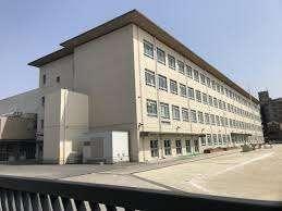 名古屋市立高杉中学校：1359m