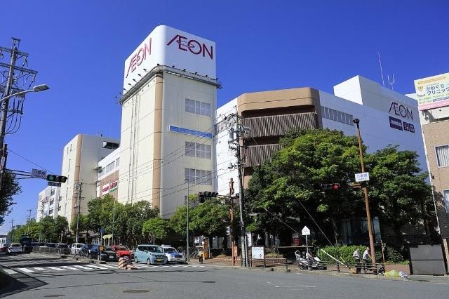イオン八事店：749m
