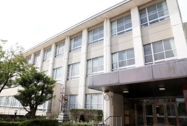 名古屋市立白鳥小学校：556m
