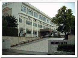 名古屋市立円上中学校：446m