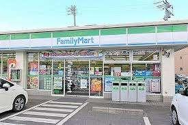 ファミリーマート港甚兵衛通店：484m