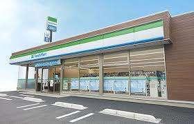 ファミリーマートキャッスル熱田店：590m