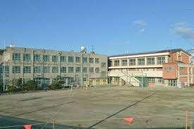 名古屋市立正色小学校：401m