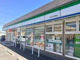 ファミリーマート中川住宅西店：379m