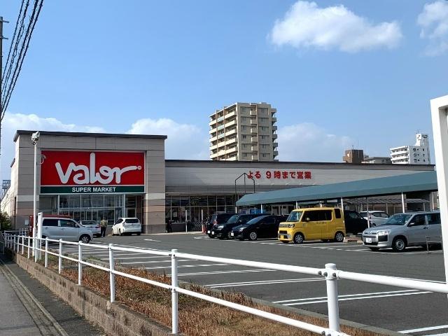 バロー東起店：532m