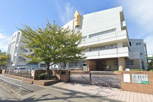 名古屋市立中川小学校：211m