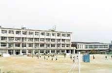 あま市立甚目寺西小学校：649m