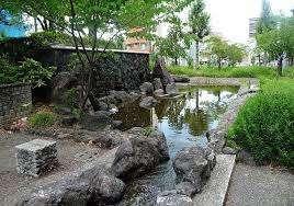 熱田街園：271m