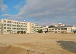 名古屋市立港北中学校：418m