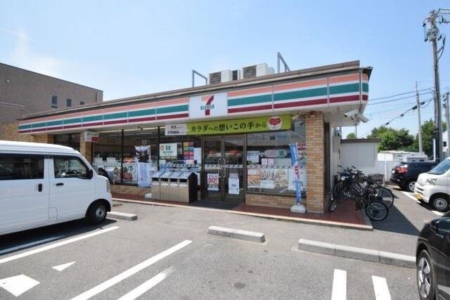 セブンイレブン名古屋入場1丁目店：210m