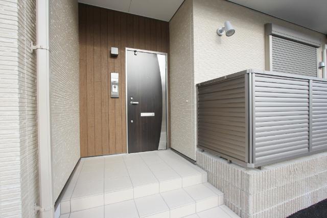 名古屋市中川区元中野町一戸建 エントランス