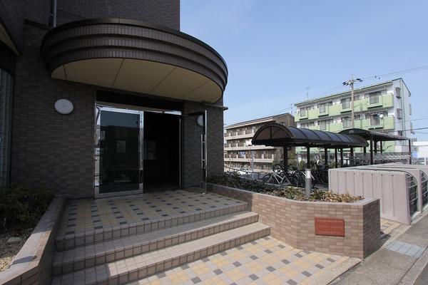 シティコーポ平手南 エントランス