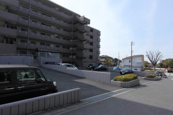 シティコーポ平手南 駐車場