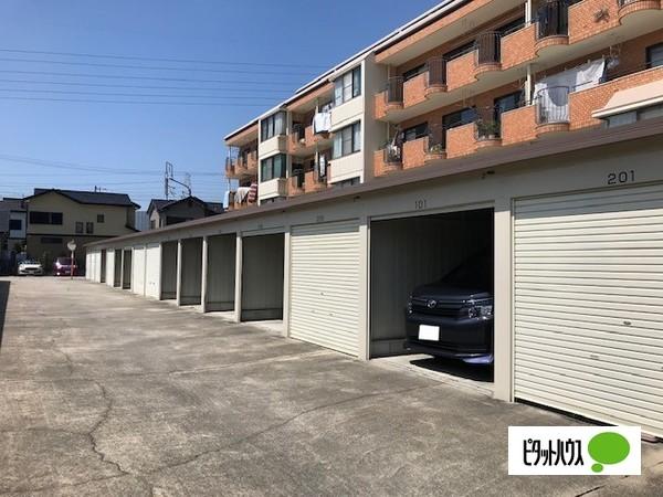エスペランタ安城　〜ガレージ付き〜 駐車場