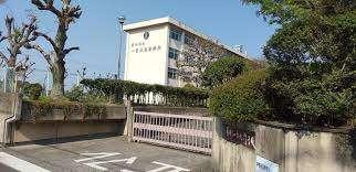 高校