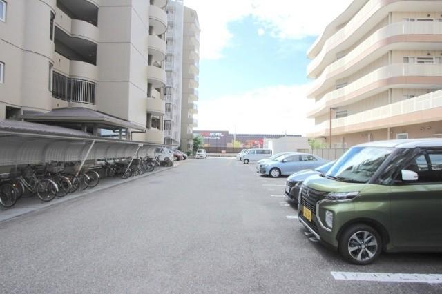 忠道マンション 駐車場