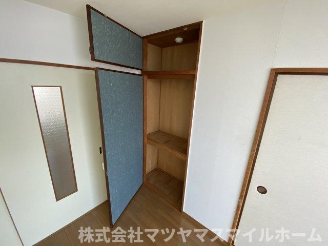 ロイヤル野崎（207） 収納