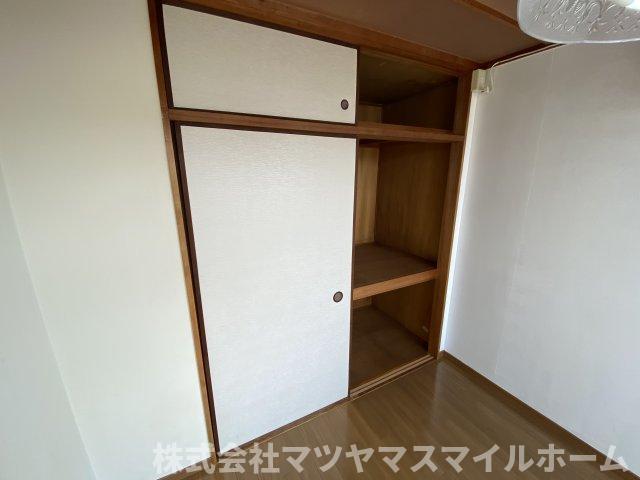 ロイヤル野崎（207） 収納