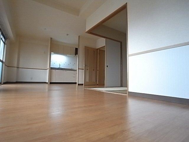 ファーストコート住道（405） リビング