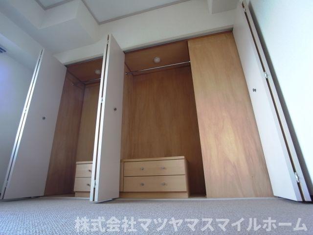 サン・フローラ中川（101） 収納