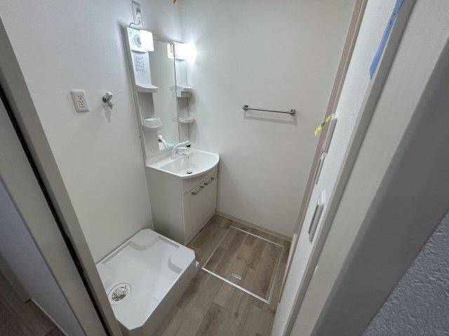 フジパレス鴻池新田Ⅲ番館（302） 洗面