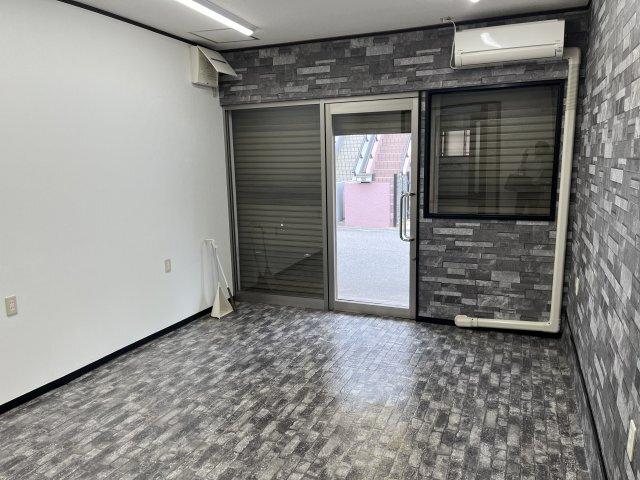 大東市三箇店舗 室内