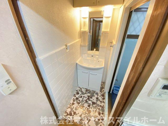 加納8丁目貸家（-） 洗面