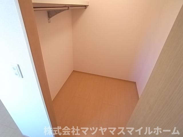グランドゥール畷（103） 収納