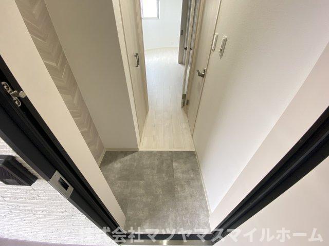クリエオーレ中野本町（203） 玄関
