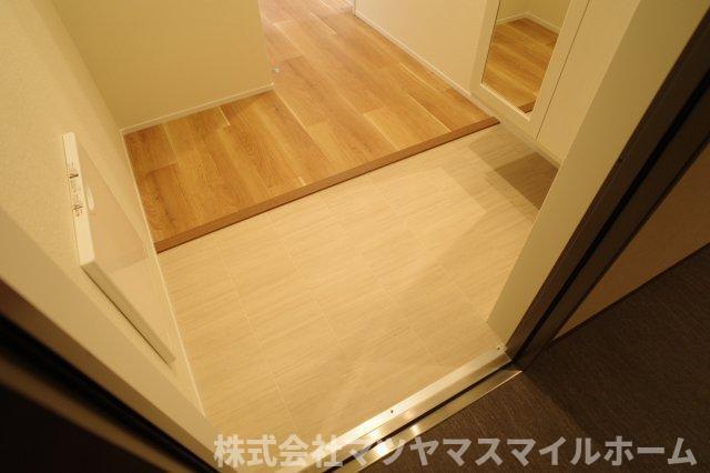 ユニグレイス（102） 玄関