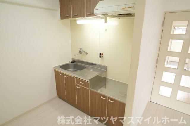 シロハイヌ今米（403） キッチン