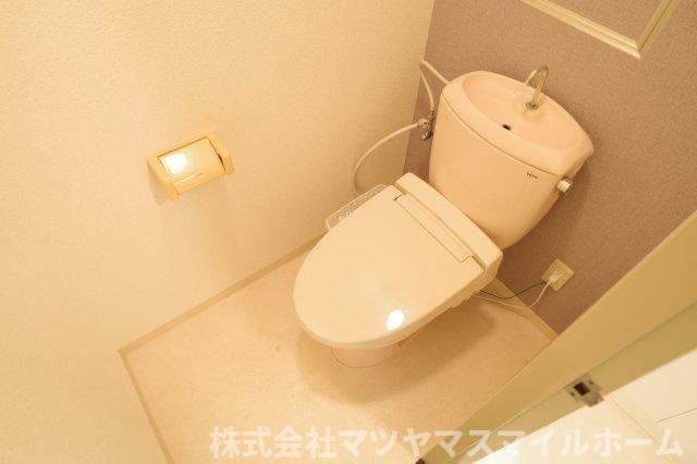 シロハイヌ今米（403） トイレ