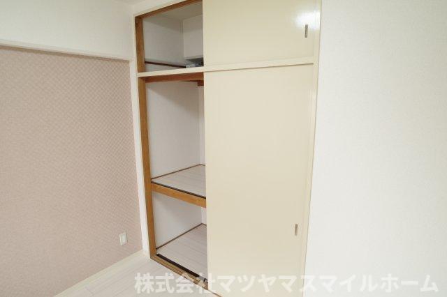 シロハイヌ今米（403） 収納