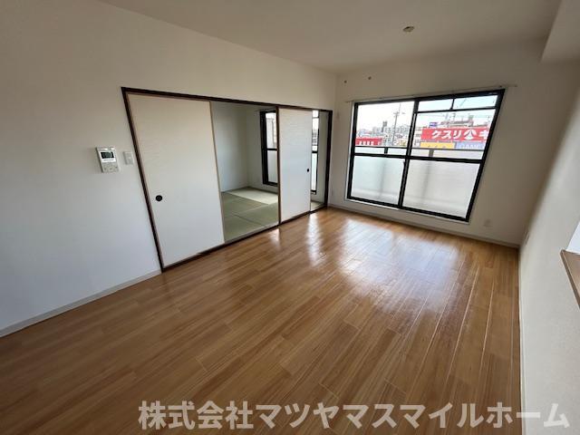 東大阪市吉田本町マンション リビング