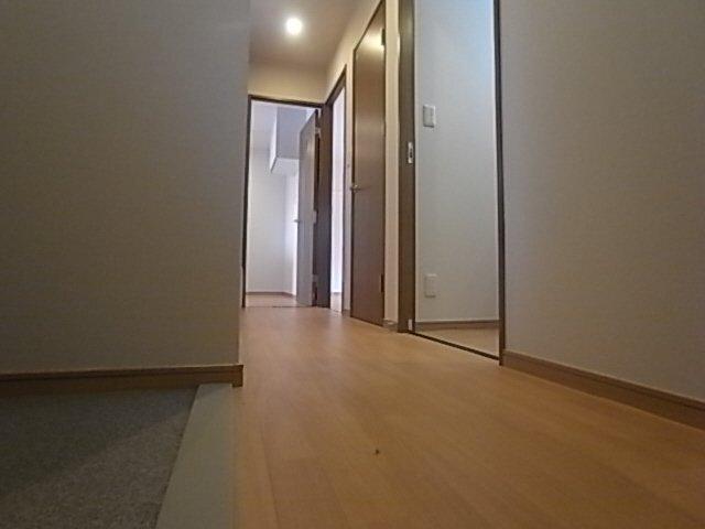 ＯＮＥ　ＳＴＥＰ　A棟 玄関