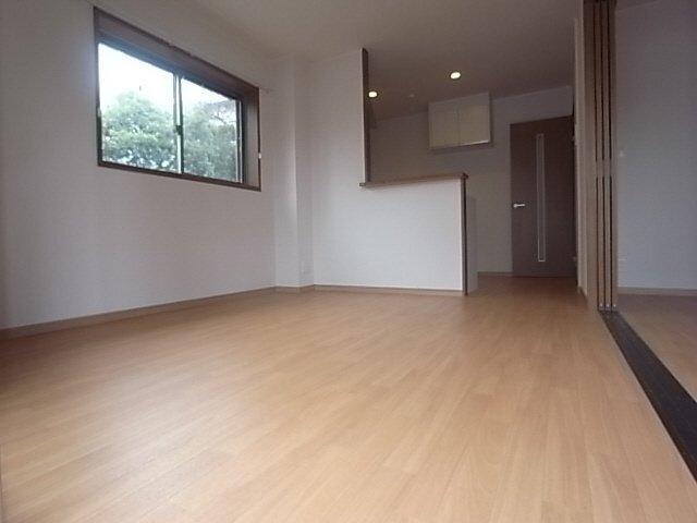 ＯＮＥ　ＳＴＥＰ　A棟 リビング
