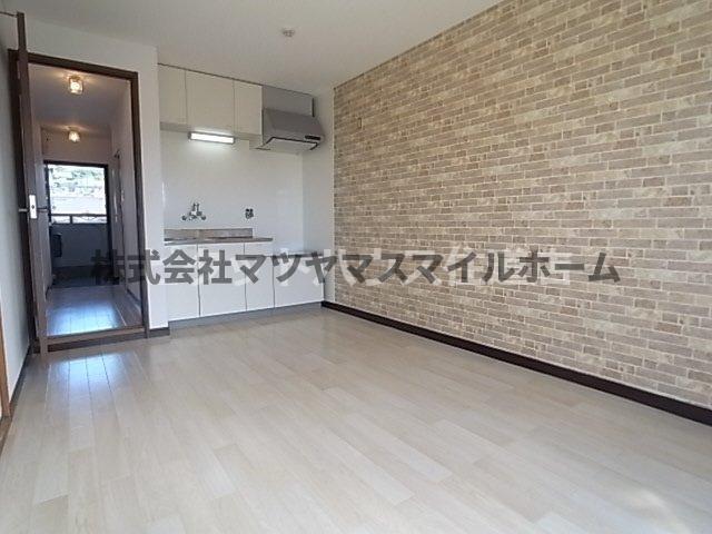 スタンドアップ忍ケ丘（301） リビング