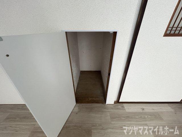 寺川5丁目貸家（1） 収納