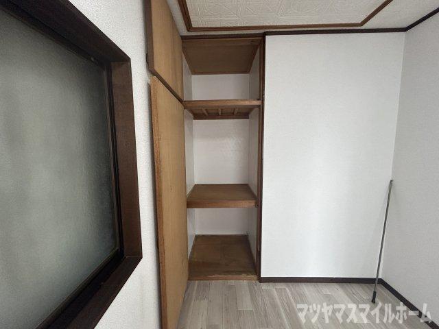 寺川5丁目貸家（1） 収納