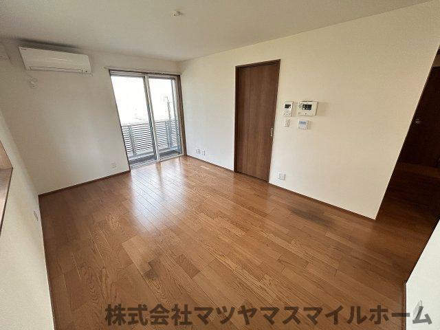 アーディフハウス吉田（102） リビング