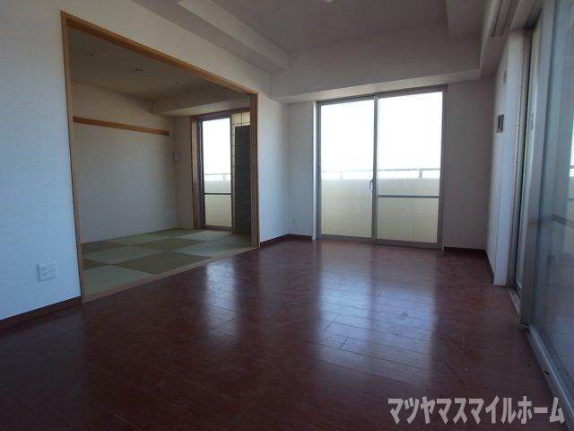 ローレルスクエア住道サンタワー リビング