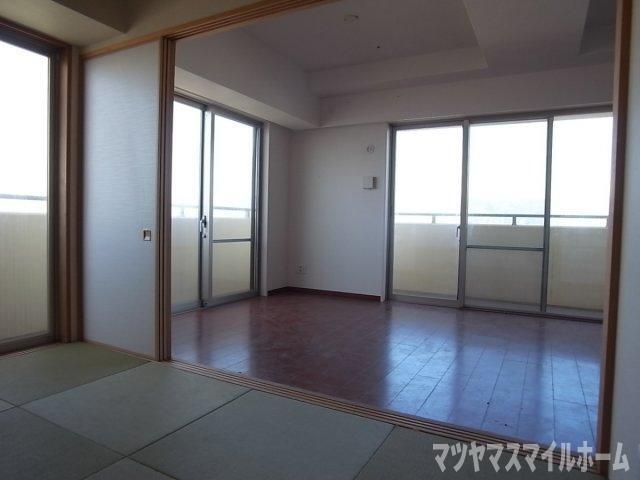 ローレルスクエア住道サンタワー リビング