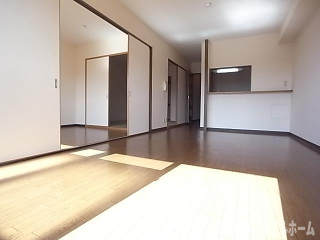 フェルザ住道（旧：パルティール田中）（106） リビング