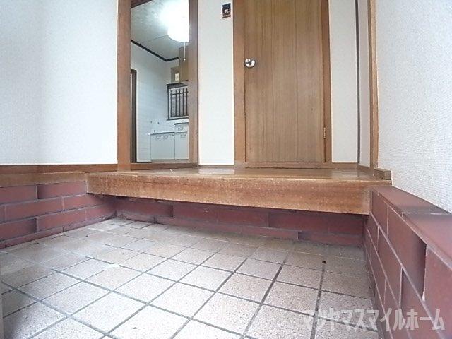灰塚4丁目貸家（西側） 玄関
