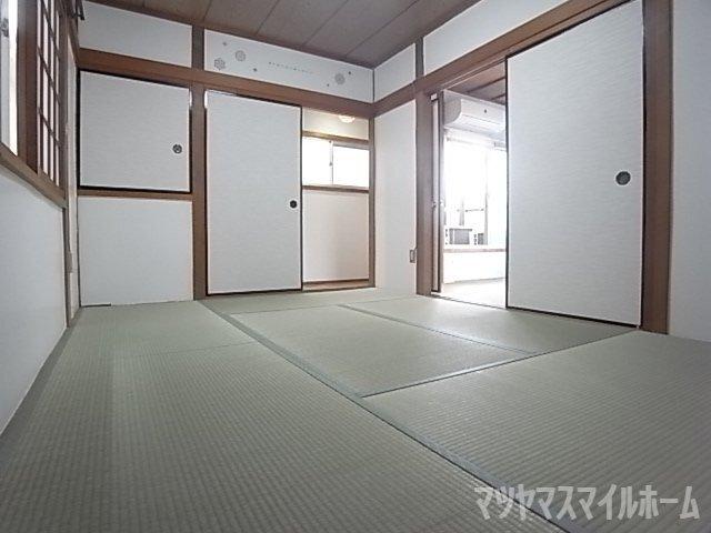 灰塚4丁目貸家（西側） 室内