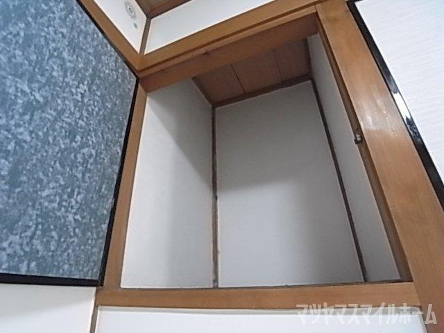灰塚4丁目貸家（西側） 収納