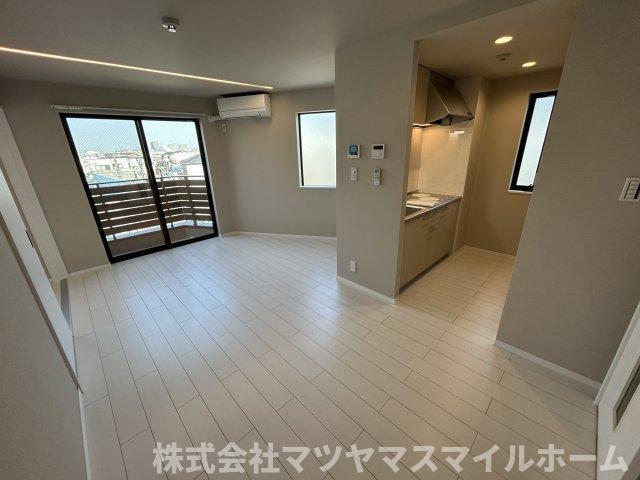 St.Residence南津の辺（301） リビング
